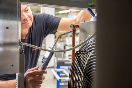 Dichtheitsprüfung Dichtheitsprüfung für zweistufige Kältegeräte Ansicht 1
