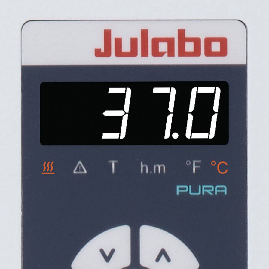 écran bien visible d'un thermostat de laboratoire CORIO