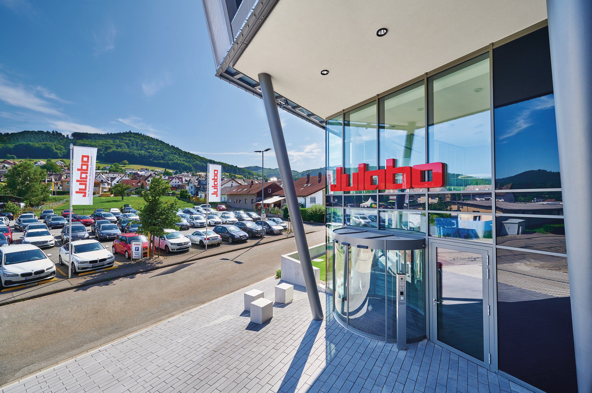Visitor entrance to the headquarters of JULABO GmbH in Seelbach